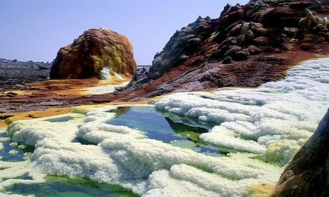 Thị trấn Dallol ở Afar Depression, Ethiopia là một trong những nơi đặc biệt nhất thế giới khi giữ kỷ lục về nơi có nhiệt độ trung bình năm cao nhất.