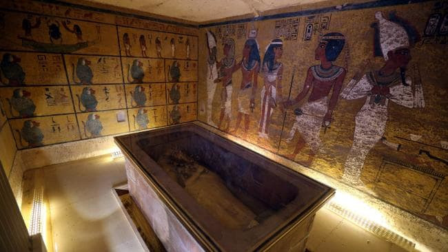 Không riêng pharaoh, các Nữ hoàng Ai Cập, thành viên hoàng gia, quan chức và linh mục cấp cao cũng được chôn cất tại Thung lũng các vị vua.