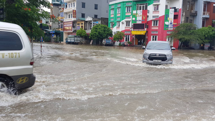 Nhìn cảnh này ngỡ sóng trên sông.