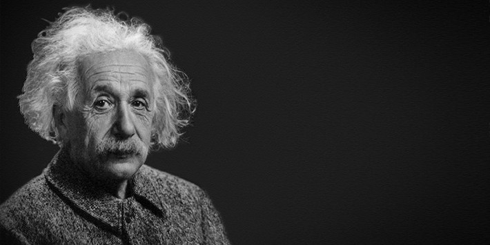 Sinh thời, Einstein từng nói: “Không thể gìn giữ hòa bình bằng bạo lực, nó chỉ có thể đạt được bằng sự thông hiểu lẫn nhau”. Nhà vật lý lỗi lạc này cũng là một người ủng hộ mạnh mẽ quyền công dân và quyền tự do ngôn luận.