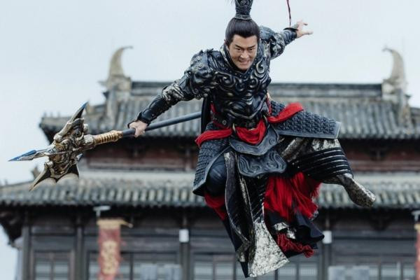 Điển Vi (? – 197) là người Kỷ Ngô quận Trấn Lưu. Ông là một trong 3 vị tướng nổi tiếng thời Tam quốc có kết cục bi thương. Theo sử sách, Điển Vi ban đầu đi theo Trương Mạo nhưng về sau làm việc dưới trướng Tào Tháo.