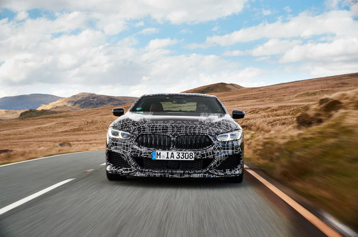 BMW 8-Series còn được dự đoán sở hữu hệ thống treo tiên tiến nhất của BMW. Hãng xe Đức muốn tối ưu hoá cảm giác lái của 8-Series nhằm cạnh tranh với các đối thủ như Mercedes-Benz S-Class Coupe hay Bentley Continental GT.