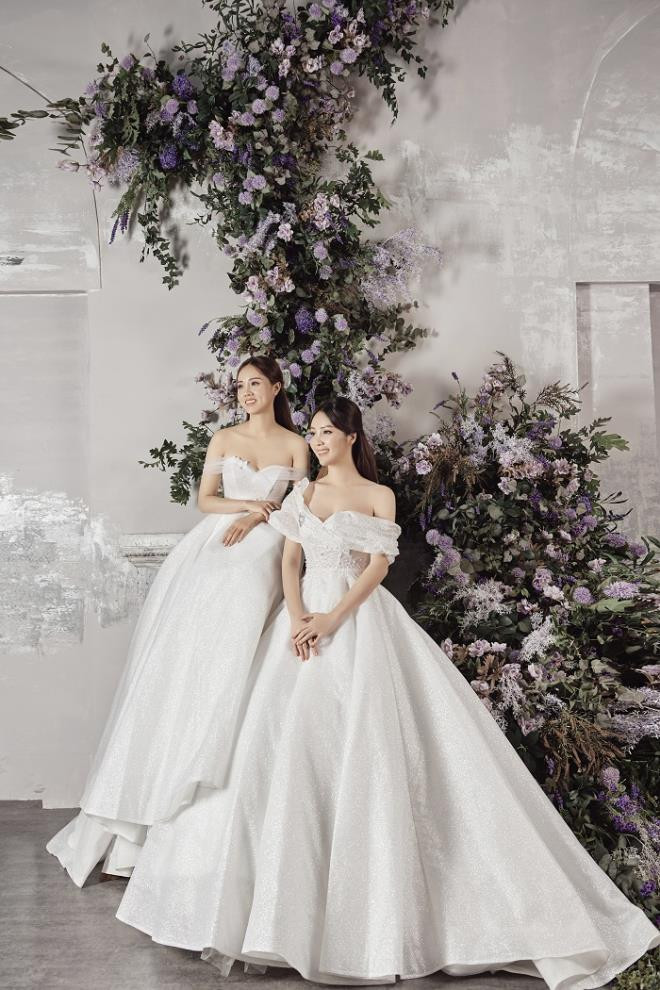 Có lẽ vì thường xuyên gắn bó nên bạn gái Công Lý và Á hậu Thụy Vân được nhiều người nhận xét nhan sắc giống nhau. Trước những lời khen ngợi này, Ngọc Hà –Thuỵ Vân quyết định chụp chung bộ ảnh “Chị chị, em em”. Cả hai cùng nhau khoe sắc trong bộ váy cưới.
