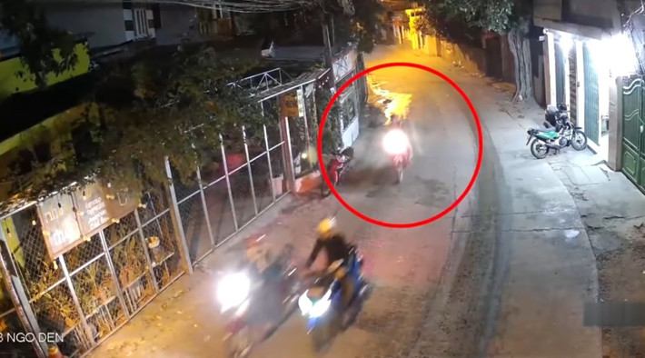 Tiến hành điều tra, một tổ công tác phối hợp giữa Phòng CSHS, Kỹ thuật hình sự Công an tỉnh Khánh Hòa, Công an TP Nha Trang tiến hành khám nghiệm hiện trường và tử thi, đồng thời thu thập thông tin về nạn nhân, kết hợp trích xuất hình ảnh từ camera nhà dân gần hiện trường.