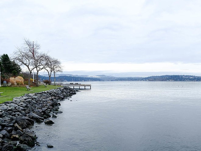 Thành phố Medina nằm trên một bán đảo bên hồ Washington, bên kia Seattle với tổng cư dân khoảng 3.000 người, từ lâu đã được mệnh danh là thiên đường dành cho những người giàu có nhất thế giới, đặc biệt trong lĩnh vực công nghệ và truyền thông (Ảnh: Zing)