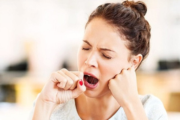 4. Thèm ngủ: Thèm ngủ không dứt tưởng chừng như dấu hiệu bình thường nhưng thực chất đây có thể là biểu hiện cho thấy cơ thể đang không được khỏe và có nguy cơ gặp phải bệnh đột quỵ.