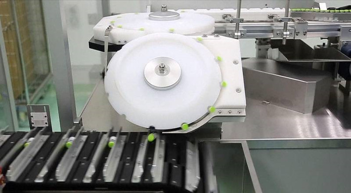 Công nghệ sản xuất vắc xin bất hoạt mang lại kết quả tuyệt đối không có thành phần sống trong vắc xin, điều này đồng nghĩa với việc không còn chứa bất kỳ hiểm hoạ của mầm bệnh trong các sản phẩm, an toàn hơn rất nhiều so với công nghệ vắc xin sống giảm độc lực (lav).