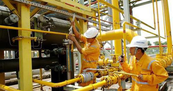 Người lao động vận hành công trình khí làm việc tối đa 12 giờ/ngày: Thông tư 12/2022/TT-BCT của Bộ Công Thương quy định về thời giờ làm việc, thời giờ nghỉ ngơi đối với người lao động làm công việc vận hành, bảo dưỡng, sửa chữa hệ thống đường ống phân phối khí và các công trình khí có hiệu lực từ ngày 9/9/2022. Theo Thông tư quy định, người lao động làm công việc vận hành, bảo dưỡng, sửa chữa hệ thống đường ống phân phối khí và các công trình khí làm việc theo ca và phiên làm việc. Cụ thể, ca làm việc không quá 12 giờ trong 1 ngày; phiên làm việc tối đa là 7 ngày. >>> Mời độc giả xem thêm video Băn khoăn quy định không được đổi khu vực tuyển sinh vào lớp 10:
