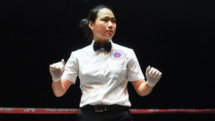 Tôi là Bùi Thị Nhật Lệ (sinh năm 1994, quê Quảng Ngãi), nữ trọng tài boxing đầu tiên của Việt Nam, được cấp bằng bởi Hiệp hội Quyền Anh Quốc tế AIBA. Hiện tôi vừa làm trọng tài, vừa là HLV.