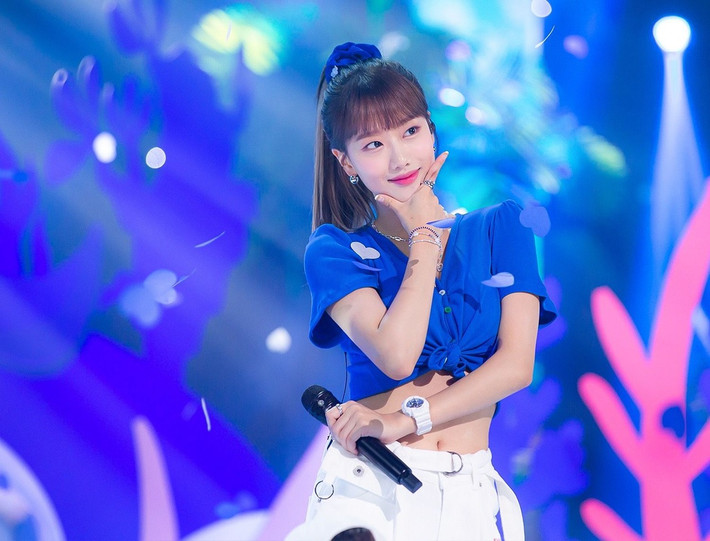 Na Eun đứng đầu cuộc bình chọn Thần tượng xinh đẹp nhất Hàn Quốc do Daily Sports thực hiện. Cô vượt qua Suzy, YoonA, Tzuyu...