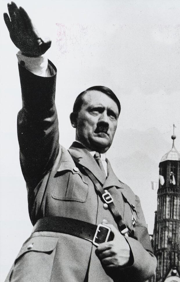 Ít ai biết được rằng Hitler từng yêu cô cháu gái Geli Raubal và có quan hệ tình dục gây tranh cãi. Hitler còn tìm mọi cách kiểm soát cô cháu cũng như cấm cô làm bất cứ điều gì nếu không có sự cho phép của trùm phát xít.