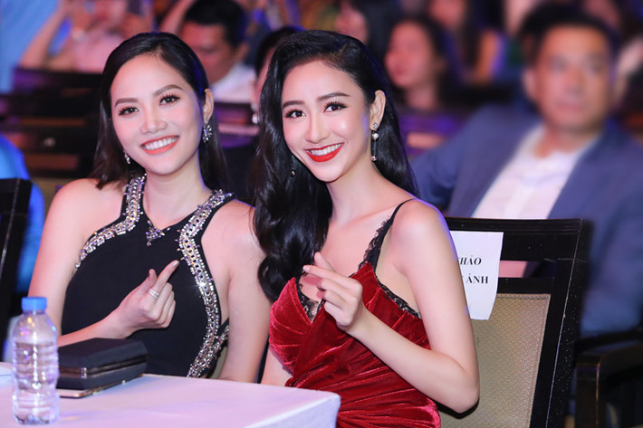 Hoa hậu Diệu Linh cũng đang tất bật với vai trò thiết kế và làm chủ thương hiệu thời trang cá nhân.
