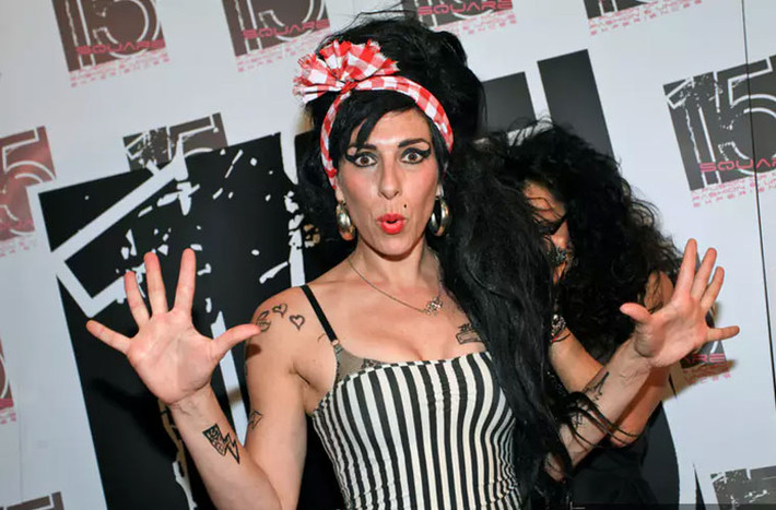 Năm 2011, nữ ca sĩ nổi tiếng Anh quốc Amy Winehouse được phát hiện chết tại nhà riêng, bên cạnh cô là hai chai rượu vodka không còn giọt rượu nào. Nguyên nhân cái chết của Amy được kết luận là ngộ độc rượu. Đêm trước đó, bác sĩ đã tới gặp cô và lời cuối cùng của Amy với bác sĩ là: “Tôi không muốn chết”.