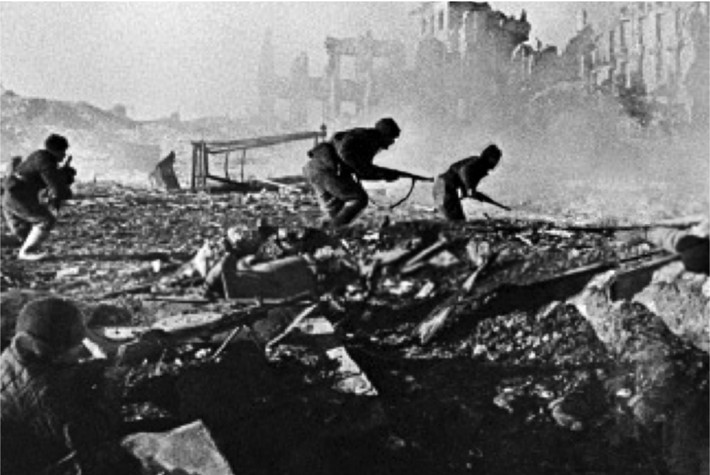 Chỉ riêng ngày 8/5/1945, khoảng 60.000 lính Đức đầu hàng Liên Xô. Một bộ phận lính Đức còn lại tháo chạy sang Đông Phổ tìm cách thoát thân.