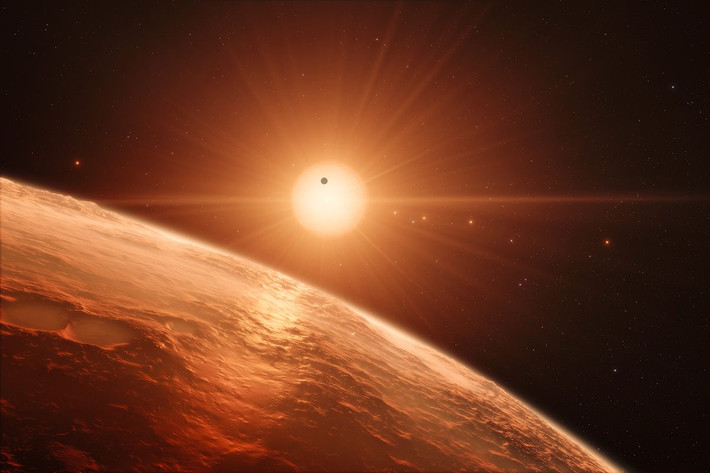 Theo đó, khả năng xuất hiện sự sống trong hệ sao TRAPPIST-1 được giới chuyên gia nhận định là có. Tuy nhiên, việc hình thành sự sống tại đây giống như Trái đất là điều không hề dễ dàng.