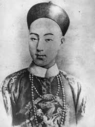 Thế nhưng, khi vua Quang Tự băng hà, dân chúng lại vi phạm điều cấm kỵ trên mà không sợ bị trừng phạt. Trước vấn đề này, một số chuyên gia đưa ra lời giải được cho là khá hợp lý.