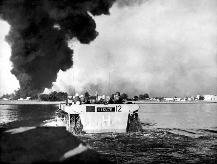 Chiến dịch Ngự lâm quân (1956) là mật danh ban đầu của kế hoạch do Anh - Pháp vạch ra nhằm tấn công khu vực kênh đào Suez trong Cuộc khủng hoảng Suez năm 1956. Về sau, chiến dịch đổi tên thành Ngự lâm quân Hồi sinh.