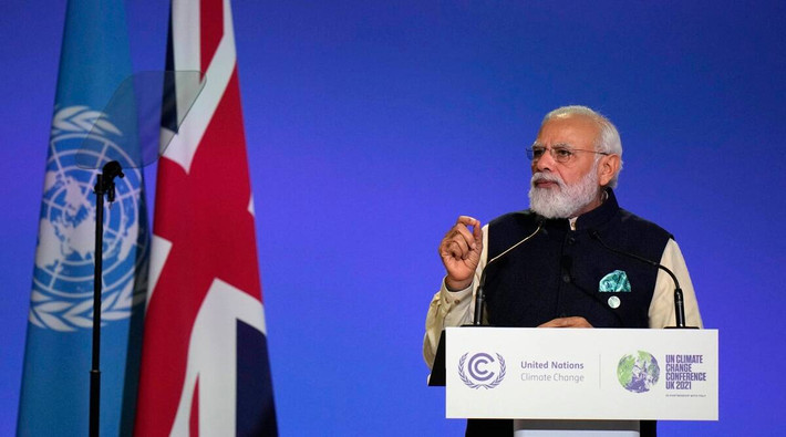 Trong khi đó, Thủ tướng Ấn Độ Narendra Modi cam kết thực hiện mục tiêu phát thải “net-zero”, tức là lượng CO2 (hoặc các loại khí gây hiệu ứng nhà kính) thải vào bầu khí quyển không nhiều hơn lượng CO2 được loại bỏ qua các biện pháp như trồng cây, công nghệ xanh. Ông Modi cũng cam kết Ấn Độ sẽ trở thành nước trung hòa carbon vào năm 2070.