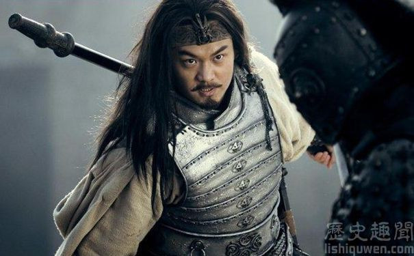 Sau đó, Mã Siêu quay sang đầu quân về dưới trướng Lưu Bị. Kể từ đây, ông nhiều lần dẫn quân đánh bại lực lượng của Tào Tháo. Do vậy, Tào Tháo coi Mã Siêu là kẻ thù không đội trời chung nhưng không thể phủ nhận đây là một tướng tài.