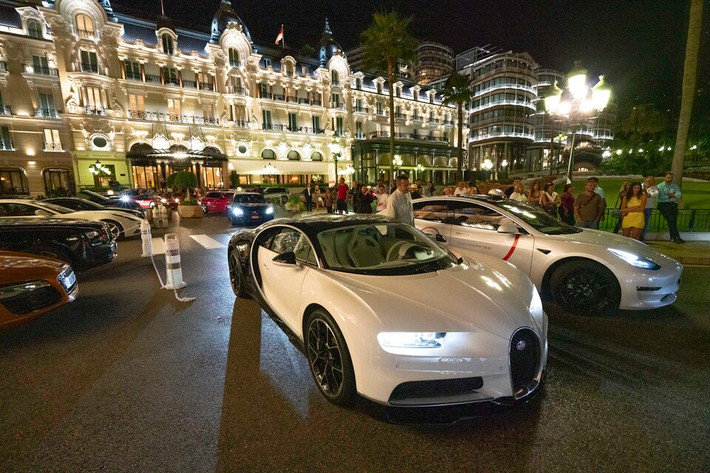 Monaco có tỷ lệ thất nghiệp thấp (chỉ 2%). Quốc này còn có GDP trên đầu người cao nhất thế giới và tỷ lệ đói nghèo thấp nhất thế giới.