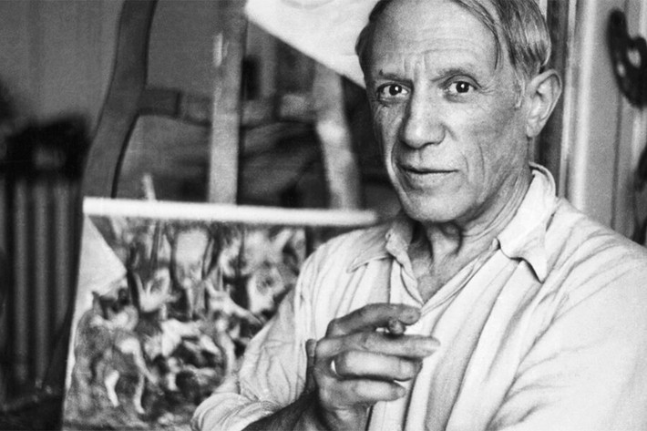 Được cha là một họa sĩ dìu dắt, Pablo Picasso sớm đi theo con đường nghệ thuật. Khi lên 10 tuổi, ông có tác phẩm hội họa ấn tượng. Đến năm 16 tuổi, ông vào Học viện Mỹ thuật Hoàng gia Tây Ban Nha.