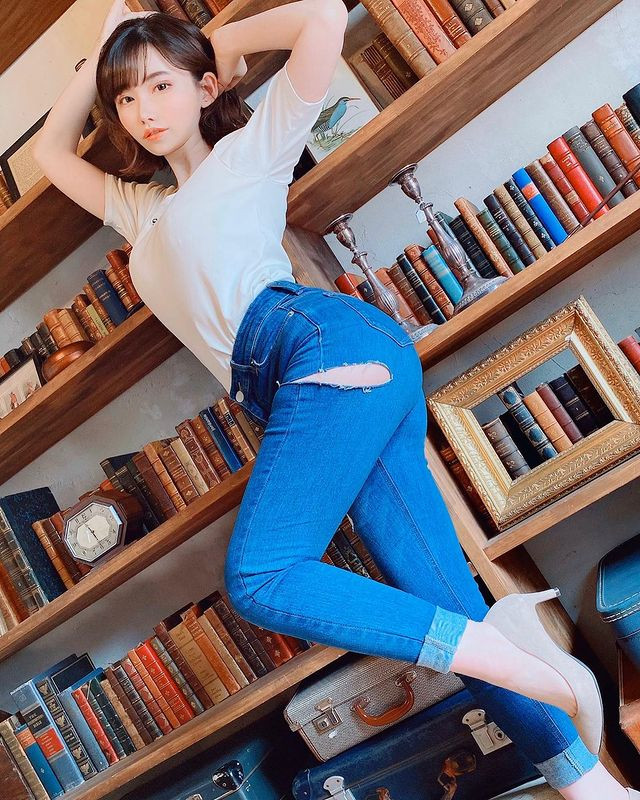 Yumi cũng tự nhận là ham ăn và ưa thích trải nghiệm những món mới, vì vậy cô nàng luôn phải kết hợp tập luyện để giữ được cân nặng và thân hình như mình mong muốn.