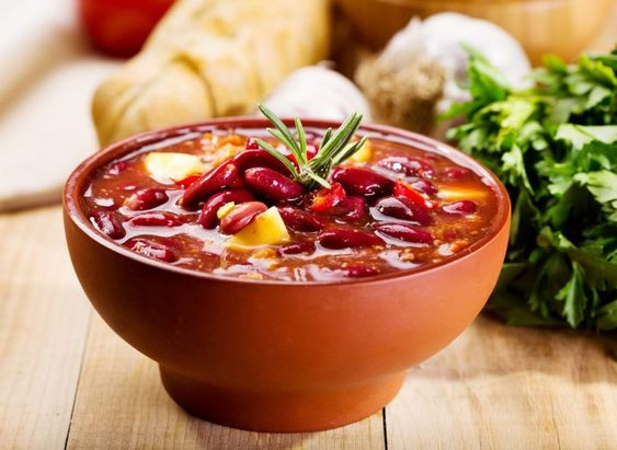 Người xưa cho rằng ăn đậu đỏ cũng có thể giúp giảm cân, giải nhiệt vì vậy thường hay nấu canh đậu đỏ, súp đậu đỏ, vô cùng bổ dưỡng.