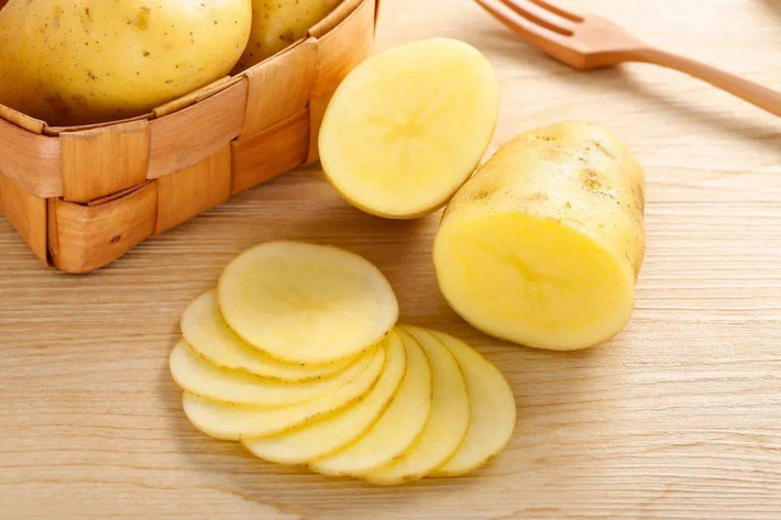 Bề ngoài có vẻ không hấp dẫn nhưng những củ khoai tây dễ bảo quản, năng suất cao, đủ dinh dưỡng.