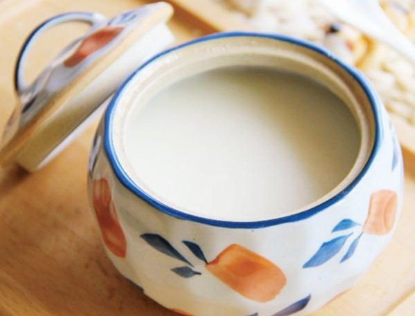 Mỡ lợn từ lâu đã được giải oan cho danh tiếng độc hại, hiện nay, nó được mọi người ưa dùng trong các món xào, giúp món xào trở nên thơm hơn, ngon hơn, đậm vị hơn.