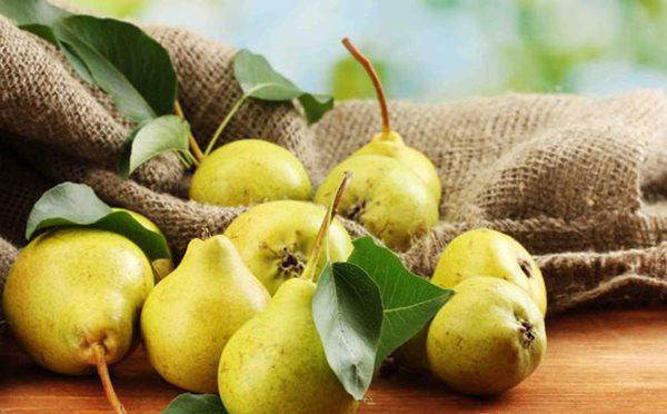 Ăn nhiều lê sẽ khiến tình trạng bệnh của bệnh nhân thận trở nên trầm trọng hơn, tốt nhất là tránh xa.