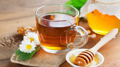 2. Nước mật ong: Mật ong có chứa đường fructose và glucose, một mặt có thể sửa chữa các tế bào gan bị tổn thương, đồng thời có thể tăng cường chức năng giải độc của gan và tăng khả năng chống lại vi khuẩn.