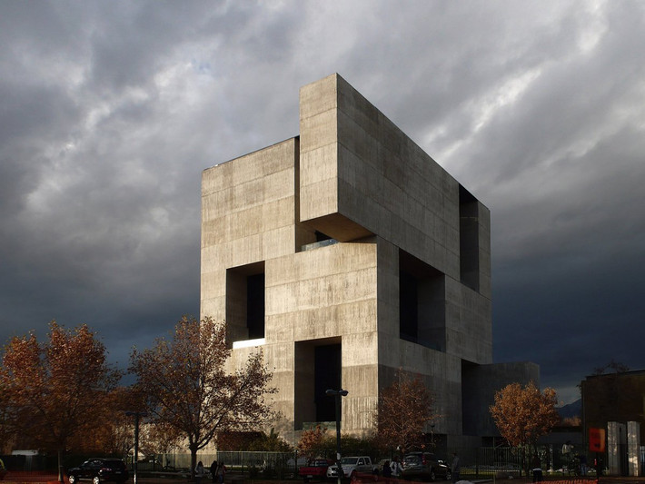 Trung tâm sáng tạo UC, Santiago, Chile, do công ty kiến trúc Elemental thiết kế.