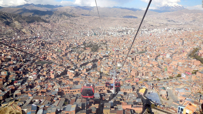 Mi Teleferico (La Paz, Bolivia) là cáp treo đô thị cao nhất và dài nhất thế giới đưa hành khách từ thủ đô La Paz lên thành phố El Altocuar Bolivia. Mặc dù được xây dựng như một hệ thống giao thông công cộng giúp giảm thời gian đi lại cho người dân địa phương, nhưng tuyến cáp này lại trở nên hấp dẫn du khách bởi cảnh quan của dãy Andes bên dưới tuyến cáp.