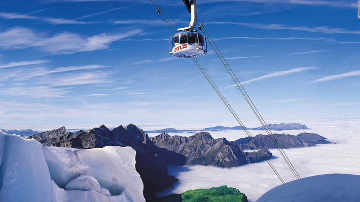 Titlis Rotair (Núi Titlis, Thụy Sĩ): Đây là xe cáp treo xoay vòng đầu tiên và lớn nhất thế giới. Tuyến cáp này đưa du khách lên đến đỉnh Titlis có độ cao 3.020 m so với mực nước biển chỉ trong vòng 5 phút.