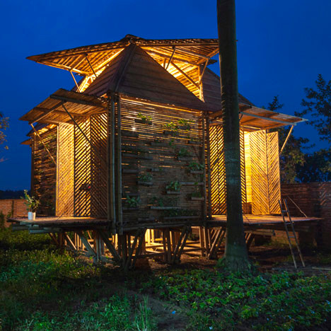 WAN Small Spaces Awards là giải thưởng quốc tế nhằm tôn vinh những công trình kiến trúc xuất sắc có quy mô nhỏ. Công trình Nhà tre của công ty kiến trúc H&P Architects đã vượt qua nhiều đối thủ để đoạt giải thưởng.