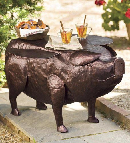Chiếc bàn uống nước hình con lợn sẽ giúp căn nhà của bạn ấn tượng hơn rất nhiều.