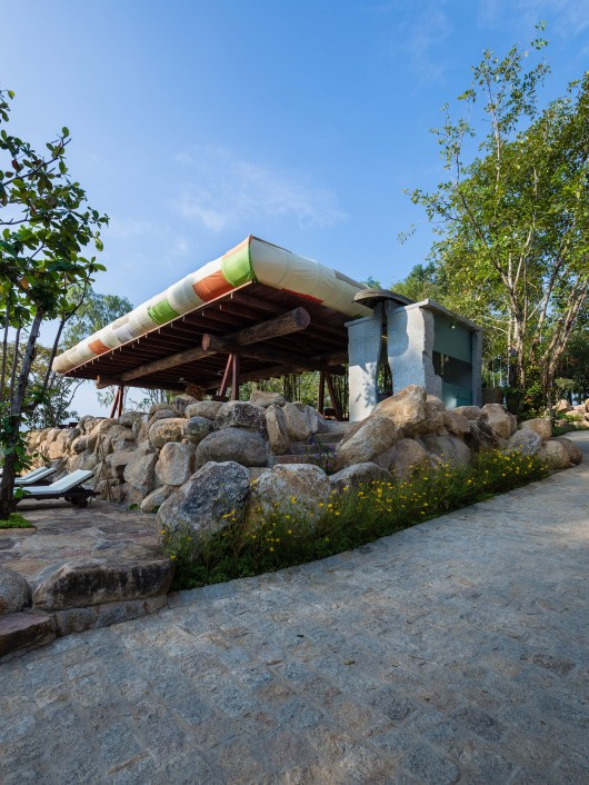 Theo Archdaily, Cloud chính là sự kết hợp hài hòa giữa nghệ thuật kiến trúc và cảnh quan thiên nhiên, tạo cho thực khách một cảm giác thoải mái.