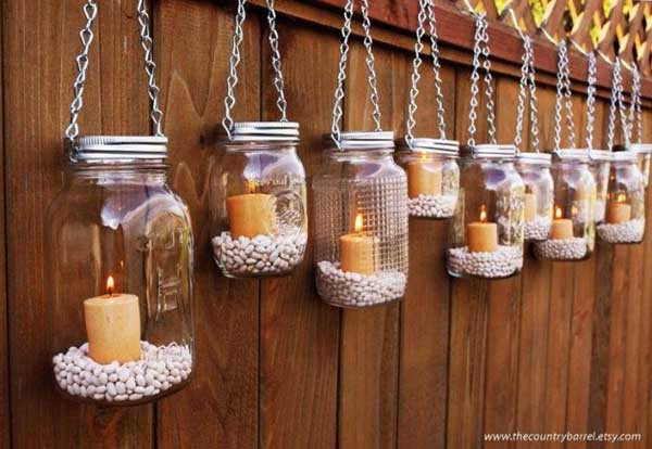 Chắc chắn các vị khách sẽ ấn tượng với những lọ nến xinh xắn này.