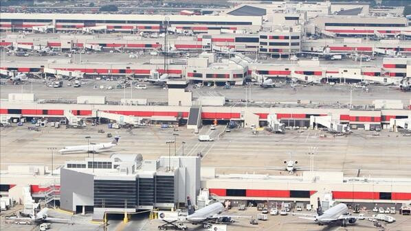 Mỗi ngày, Atlanta tiếp đón hơn 250.000 lượt khách với gần 2.500 chuyến bay tới và cất cánh, theo BBC.