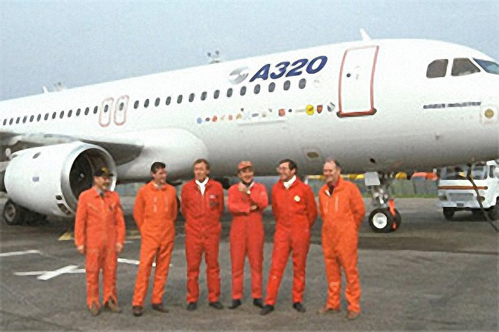 Các phiên bản của dòng máy bay này bao gồm A318 với 107 ghế, A319 với 134 ghế, A321 với 199 ghế và phiên bản máy bay phản lực doanh nhân ACJ. Trong đó, những chiếc A320 với 150 chỗ ngồi là phiên bản được bán chạy nhất trong dòng máy bay này.