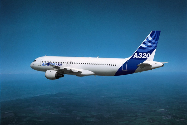 Hệ thống fly-by-wire làm cho tất cả các máy bay của Airbus đều có các đặc điểm tương tự nhau, từ đó giảm thiểu thời gian huấn luyện các phi công khi bay với nhiều loại máy bay khác nhau.