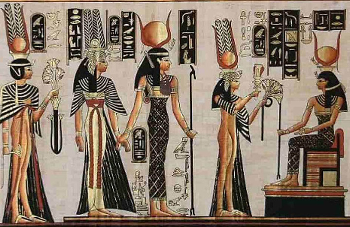 Nữ thần Hathor mang đến tình yêu và niềm vui cho người dân Ai Cập. Ngoài nhiệm vụ thiêng liêng này, vị thần xinh đẹp, quyến rũ còn chăm sóc những người mẹ và trẻ em.