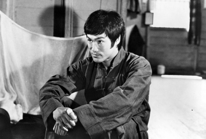 Cụ thể, huyền thoại Lý Tiểu Long đột ngột qua đời vào ngày 20/7/1973. Khi ấy, ngôi sao võ thuật nổi tiếng thế giới 32 tuổi.