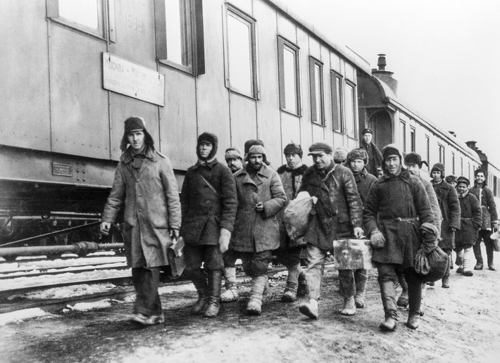 Vào những năm 1930 - 1940, nông dân ở một số nơi ở Liên Xô sử dụng ngũ cốc đã nảy mầm để ăn.