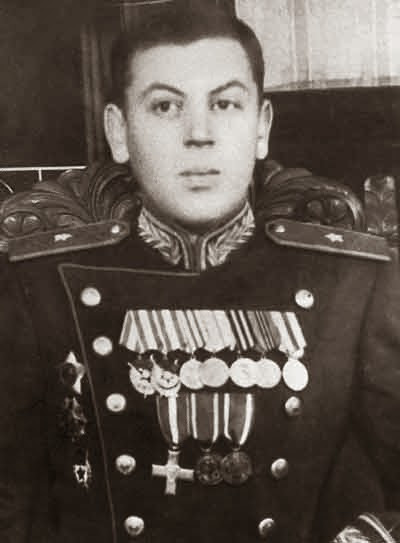 Sau khi cha mất, năm 1953, Vasily được cấp trên điều chuyển rời Moscow để đến chỉ huy một Quân khu Siberia. Thế nhưng, ông chống lệnh nên bị tước quân hàm.