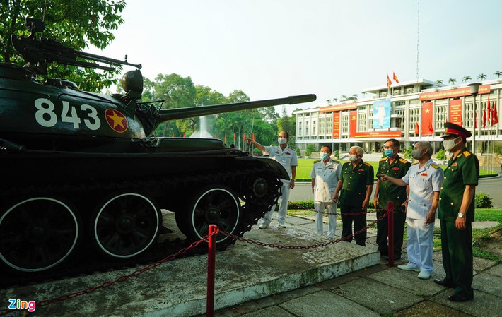 Buổi lễ cũng là dịp để nhìn lại những thành tựu to lớn, đặc biệt là sau gần 35 năm, Đảng bộ, chính quyền và nhân dân thành phố cùng với cả nước thực hiện đường lối đối mới, phát huy cao độ tinh thần yêu nước, ý chí tự lực tự cường, sức mạnh đại đoàn kết toàn dân tộc.