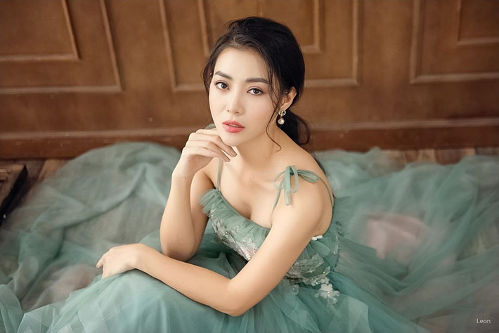 Thanh Hương thường xuyên thực hiện các bộ ảnh nghệ thuật cực gợi cảm.