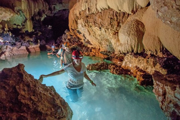 Nền văn minh Maya nổi tiếng với nhiều nghi lễ cổ xưa độc đáo. Nổi bật là nghi lễ hiến tế thần linh được người Maya tổ chức ở một số hang động.