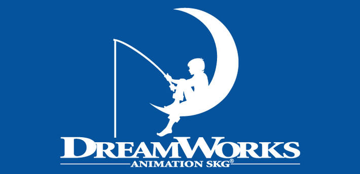 Logo của hãng phim DreamWorks ban đầu có ý tưởng là người đàn ông ngồi câu cá trên vành trăng khuyết. Tuy nhiên họa sĩ thiết kế, Robert Hunt, đã đề xuất đổi từ người đàn ông sang một cậu bé và ý tưởng này được công ty chấp thuận.