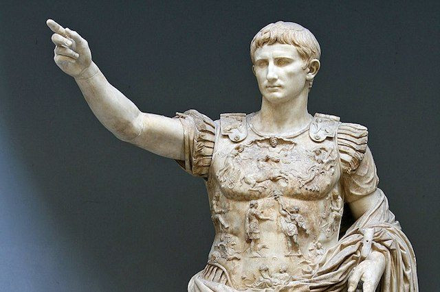 Hoàng đế La Mã Augustus Caesar vô cùng giàu có khi sở hữu khối tài sản ước tính khoảng 4.600 tỷ USD.